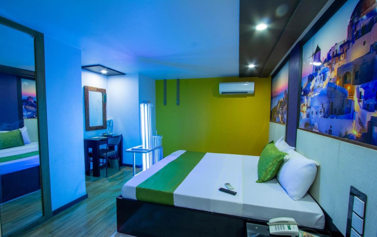 Eurotel Vivaldi Araneta Quezon City Exterior foto